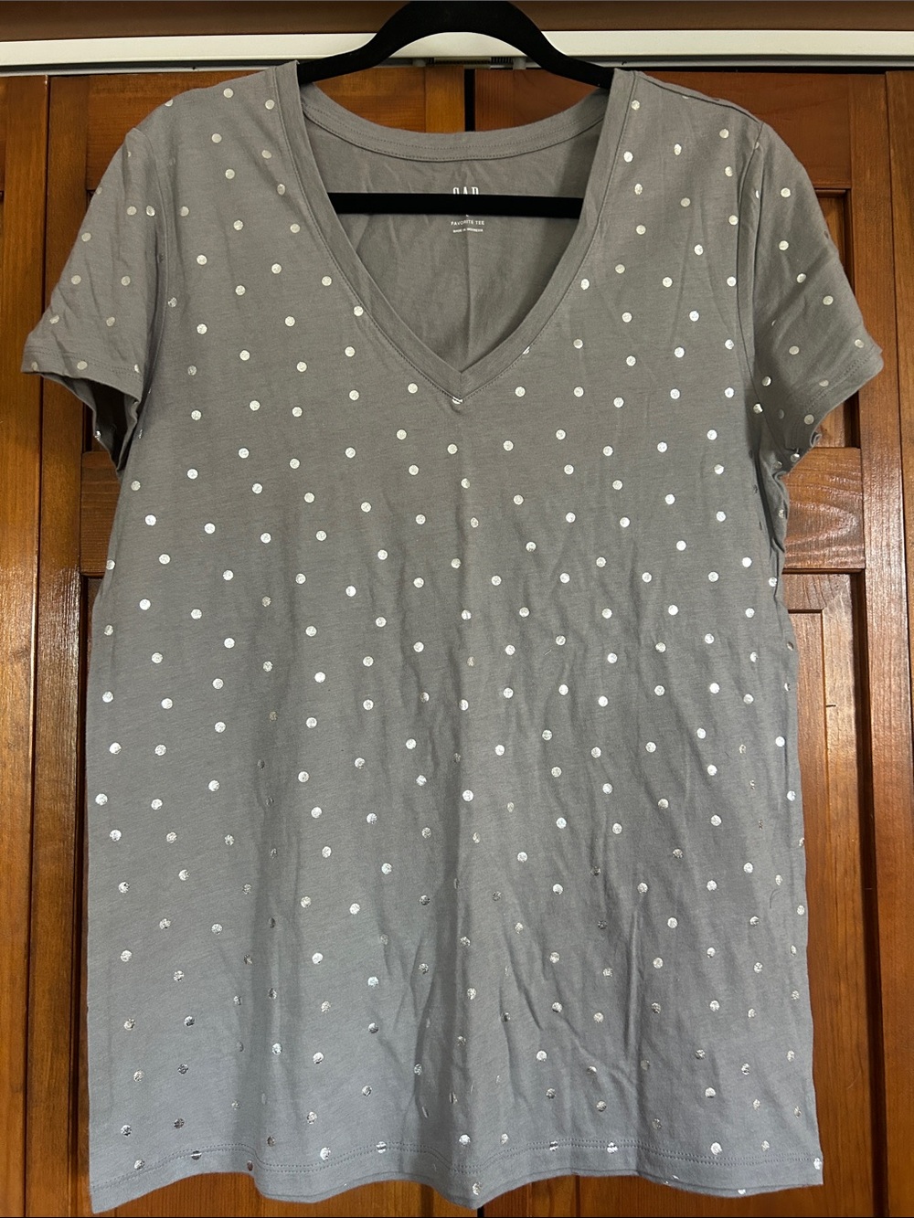 GAP Gray V-Neck Short Sleeve Tee with Metallic Dot Accents